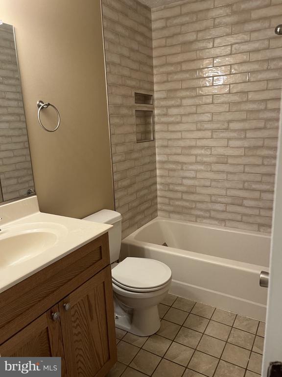 Building Photo - 47968 Mary Lynn Dr