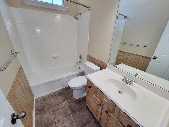 Building Photo - 14322 Darmera Ct