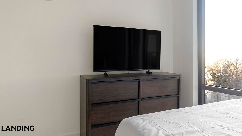 Building Photo - 1007 S Mint St