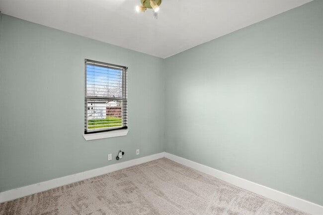 Building Photo - 1404 Vargas Rd