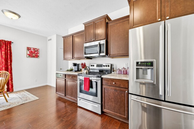 Building Photo - 4663 Bayview Dr