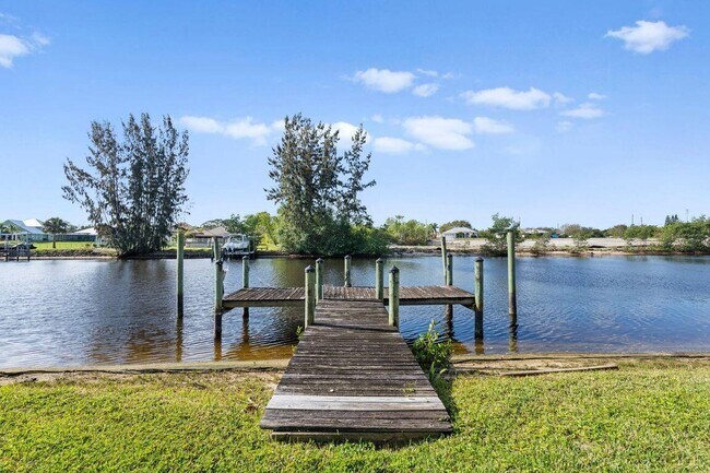 Building Photo - 2626 Erickson Dr