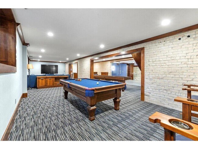 Building Photo - 1724 Summit Ave S