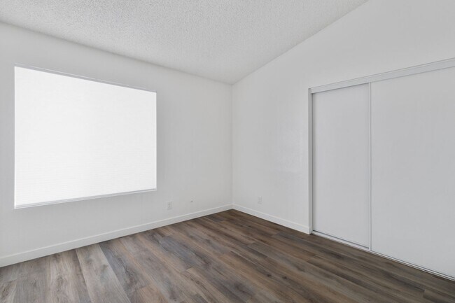 Building Photo - 14437 Birchwood Dr