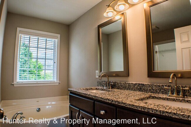 Building Photo - 3 br, 2.5 bath House - 2535 Wynbrook Drive