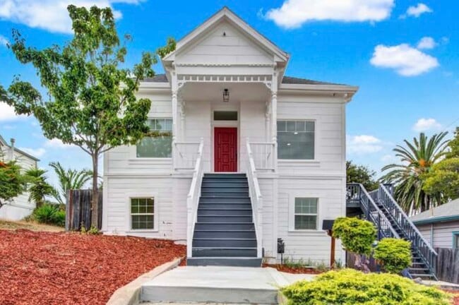 Building Photo - 324 Ohio St