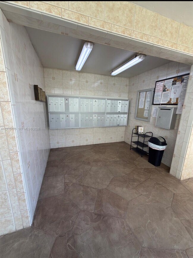 Building Photo - 10426 E Clairmont Cir