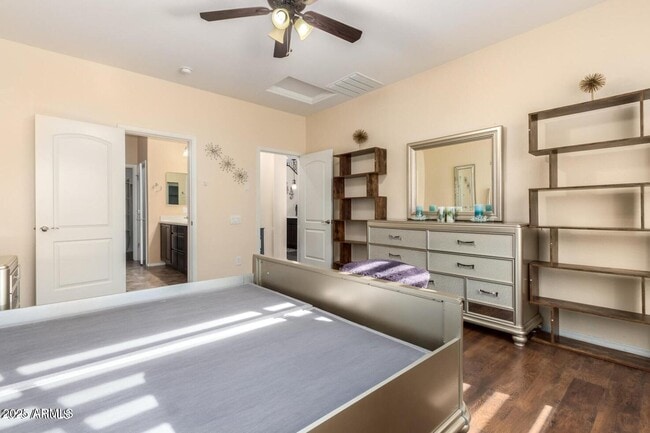 Building Photo - 10763 W Cottontail Ln