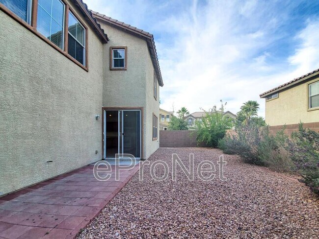 Building Photo - 3314 Cave Primrose St