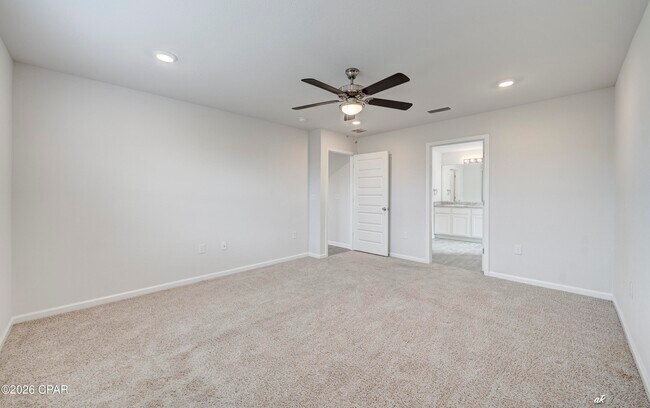 Building Photo - 4060 Silver Spur Rd