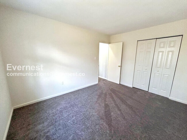 Building Photo - 1246 Thomas Jefferson Pl