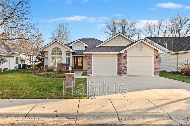 Building Photo - 393 E Trailside Dr