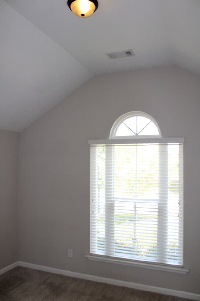 Building Photo - 7105 Summerton Dr