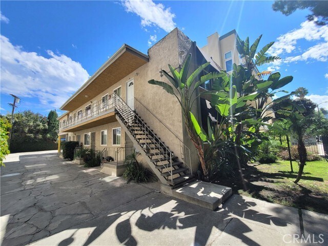 Building Photo - 4436 Ventura Canyon Ave