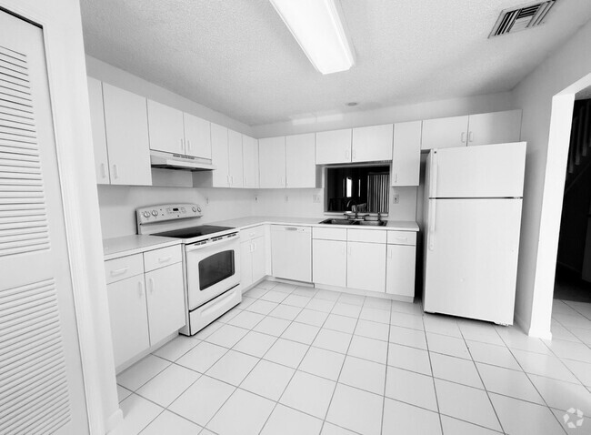Building Photo - 2381 NE 14th Street Cswy