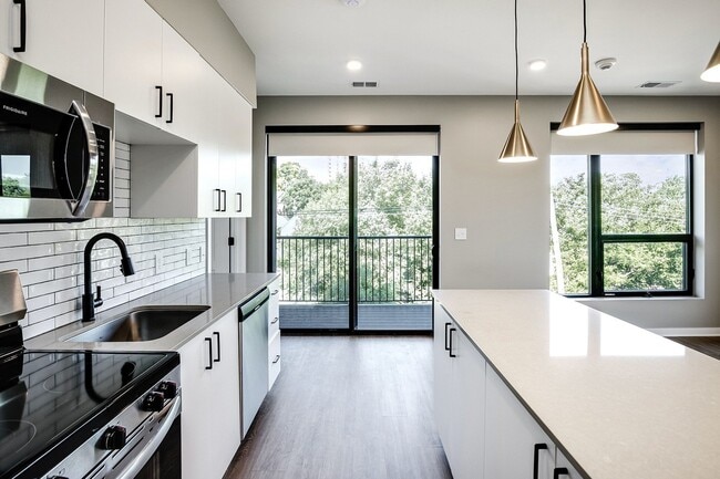 Building Photo - Boho Flats