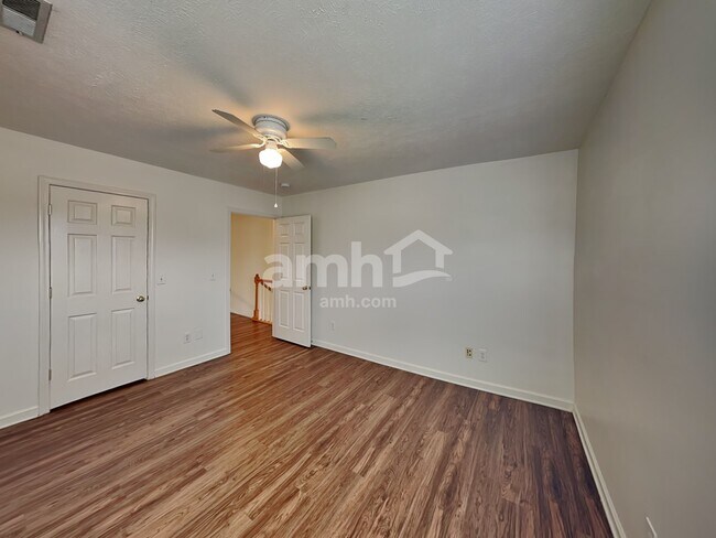 Building Photo - 212 Parrish Pl