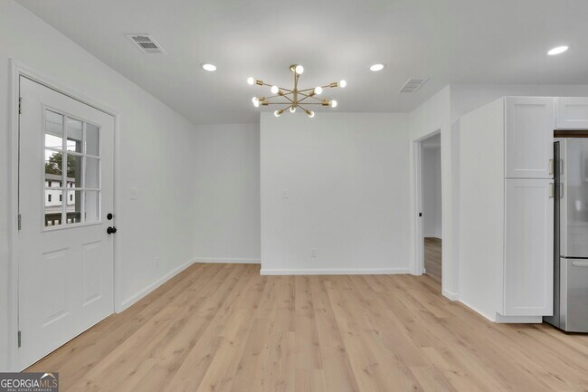 Building Photo - 808 S Park Dr