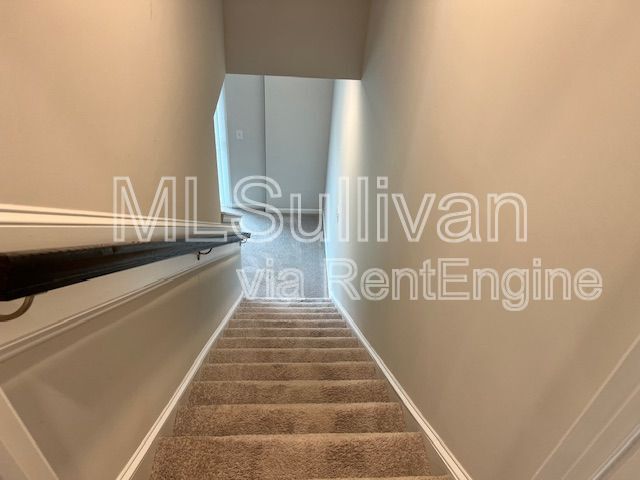 Building Photo - 1105 Commack Dr