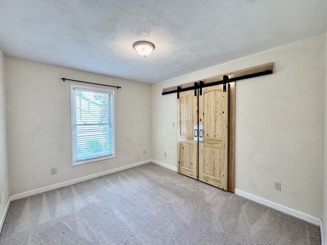 Building Photo - Available NOW! Unique Home in Wesleyan Cha...