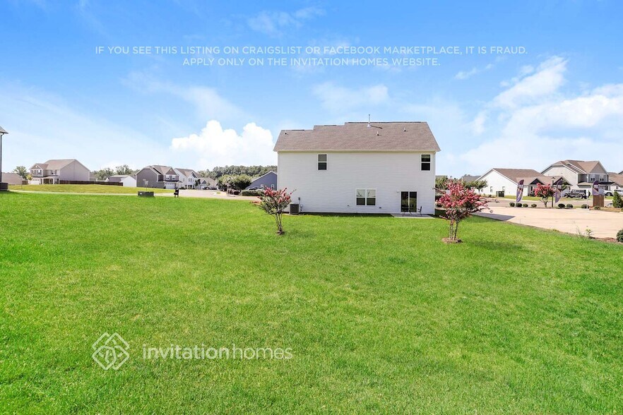 Building Photo - 105 Wilderness Ct