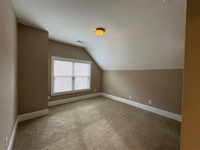 Building Photo - 3720 Kennent Square