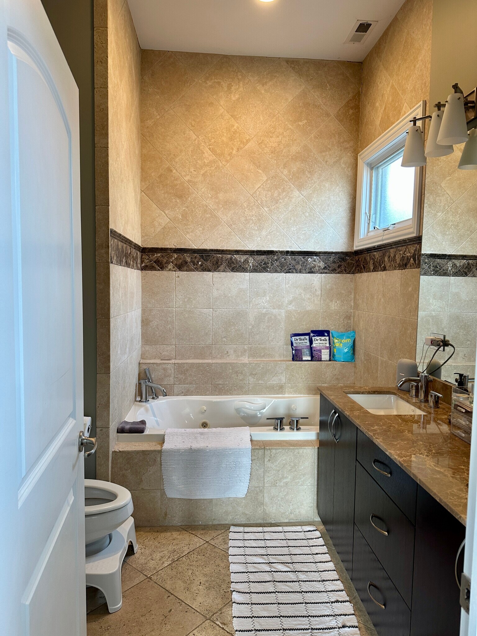 Tub with granite counter and 2 sinks - 2651 W Haddon Ave