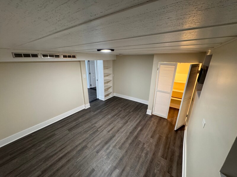 Building Photo - 3521 Oak Ave