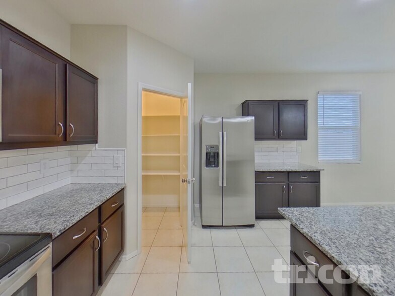 Building Photo - 16971 N Quinto Dr