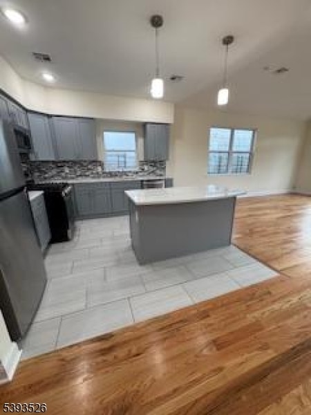 Building Photo - 38 Blum St