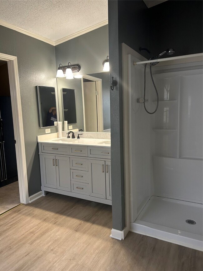 Building Photo - 27610 Horizon