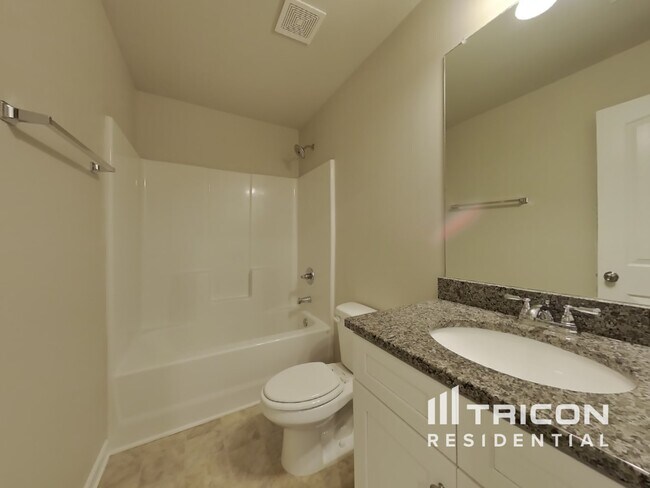 Building Photo - 52 Carriage Hls Dr SE