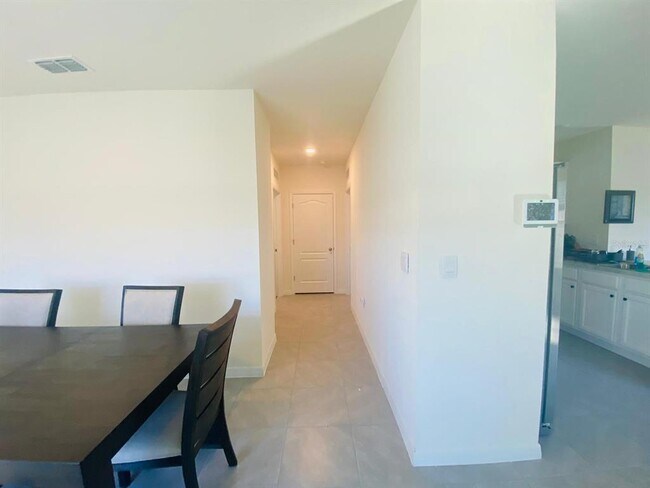 Building Photo - 2057 Twin Flower Ln