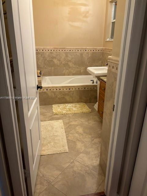 Building Photo - 906 SW 153rd Ct