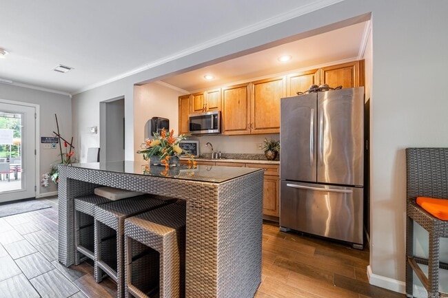 Building Photo - 151 Summerwood Dr