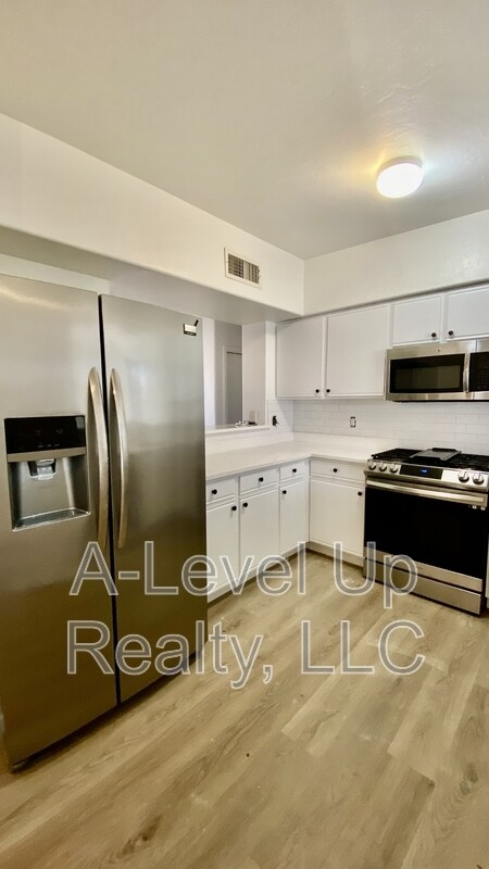 Building Photo - 387 W Mossman St