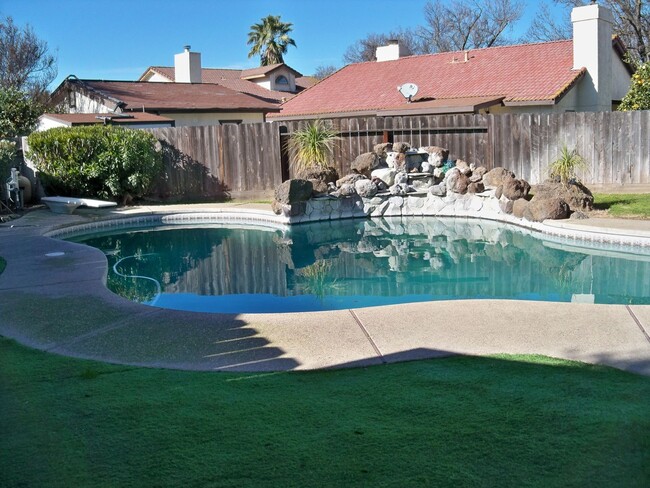 Building Photo - Northeast Modesto With Pool