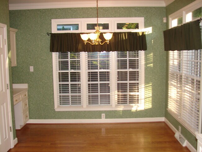 Building Photo - 1325 Beckton Ct