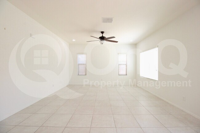 Building Photo - 1819 W Bonanza Dr