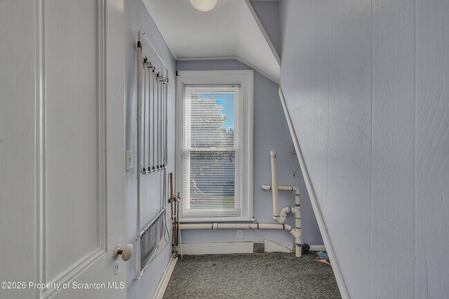 Building Photo - 1724 Monsey Ave