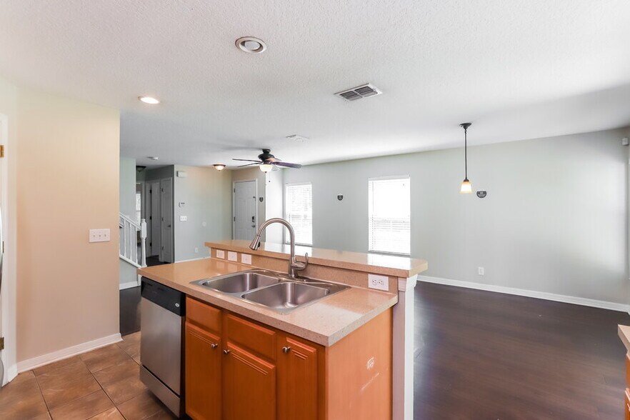 Building Photo - 3128 Royal Tuscan Ln