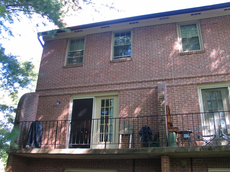 Building Photo - 227 Katie Ct