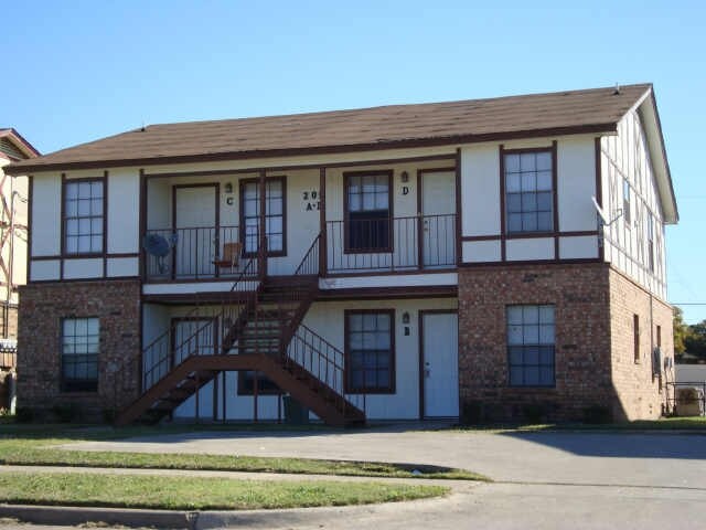 Building Photo - 205 Roberts Cir