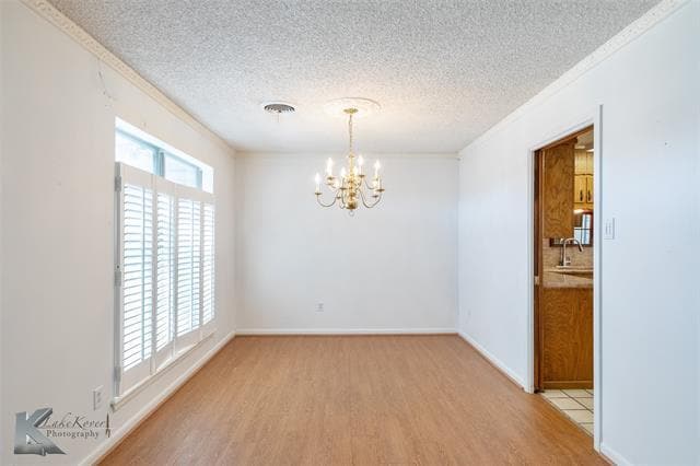 Building Photo - 3642 Hi-Vu Dr