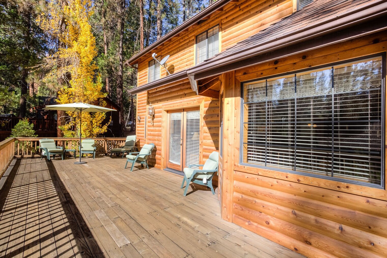 Building Photo - 8041 Woodpecker Way