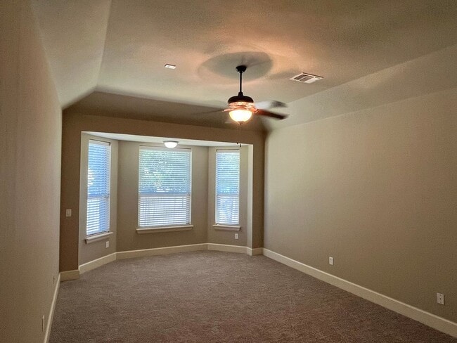 Building Photo - Lovely 4-Bed 2.5-Bath In Edmond