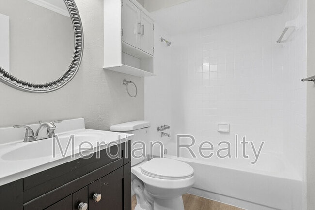 Building Photo - 205 Arbor Cir