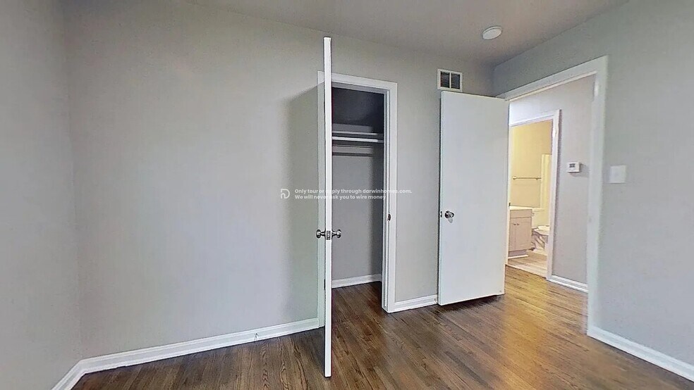 Building Photo - 417 W 65th Pl N