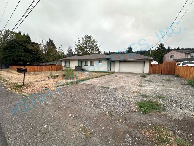 Primary Photo - Charming 2-Bedroom Retreat with 2 Full Bat...