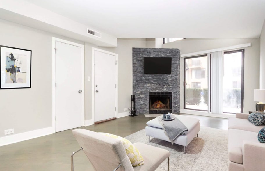 Building Photo - 941 W Grace St